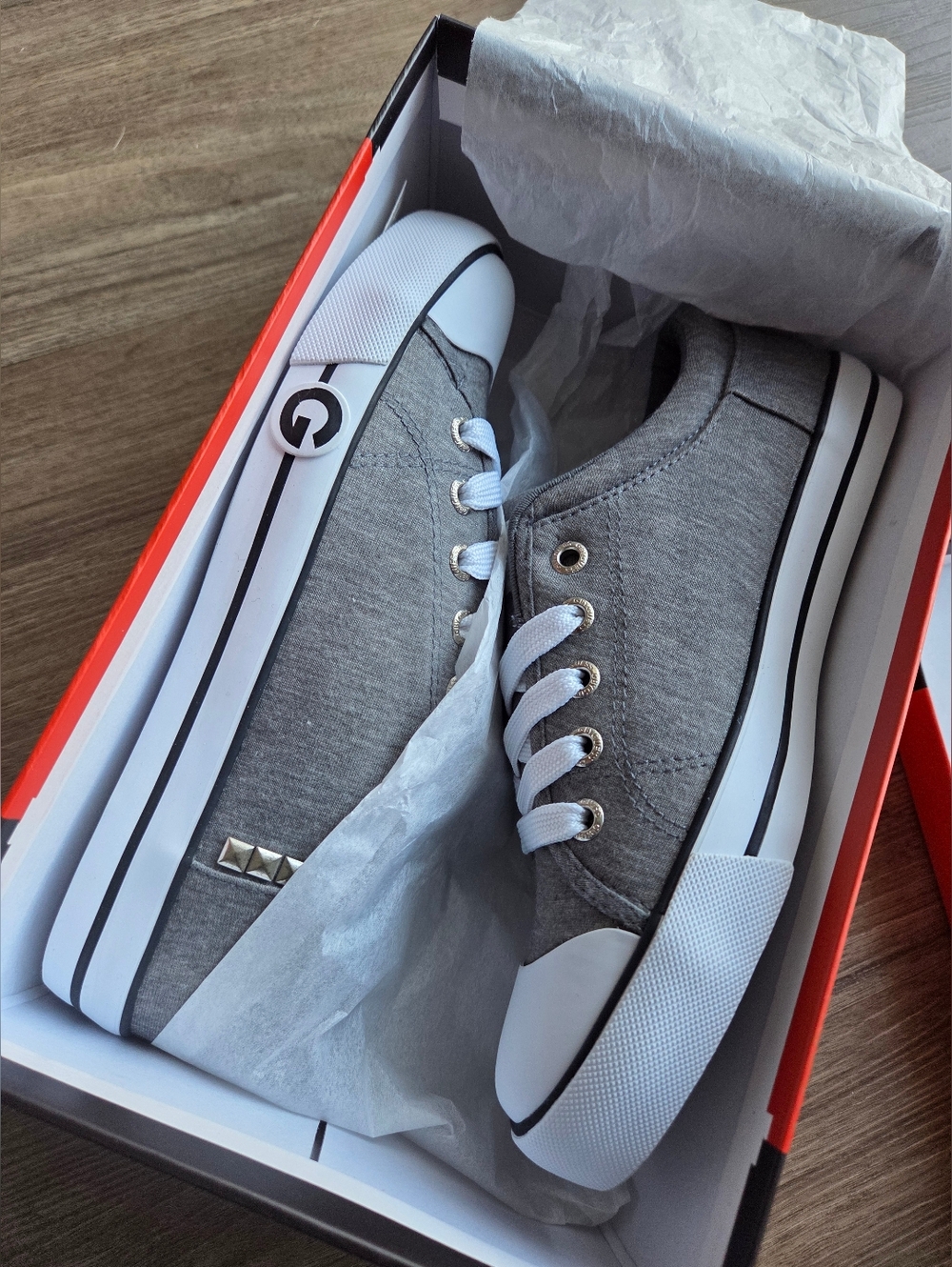 NIB G by Guess Oona Gray Jersey Canvas Studded Sneakers Shoes Box Sz 6.5